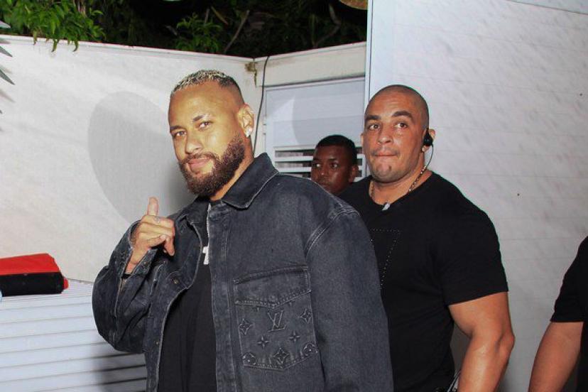 Hình tượng nam thần của Neymar sụp đổ trầm trọng 64975