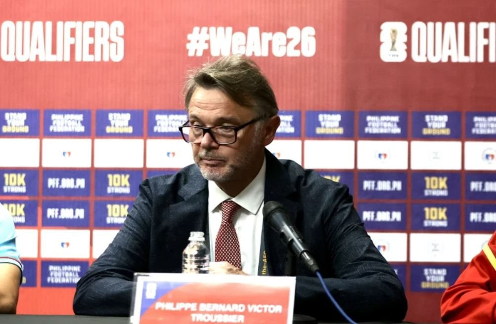 Bị Indonesia loại, HLV Troussier vẫn tự tin có 3 điểm trước Iraq nf