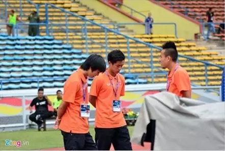 que ngoc hai huy toan tiec thuong dong nghiep u23 vn vua tu nan
