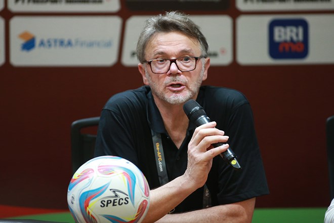 NÓNG: HLV Troussier đề cập đến tương lai sau thất bại ê chề của ĐTVN Troussier