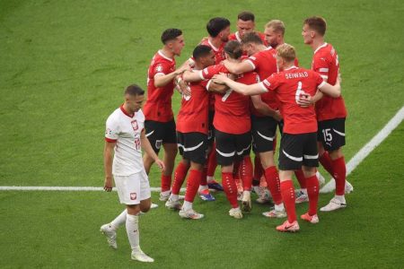 Xác định đội tuyển đầu tiên bị loại khỏi Euro 2024 Ao Balan2 01