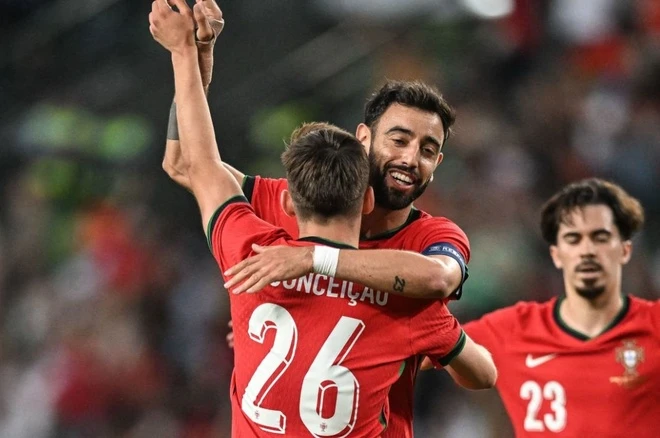 ĐT Bồ Đào Nha thắng tưng bừng trong trận cầu 6 bàn mà không cần Ronaldo esd