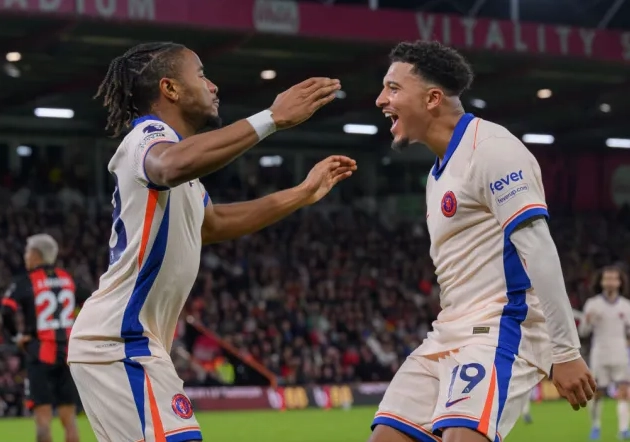 Ngôi sao hiếm hoi của MU chúc mừng màn ra mắt của Sancho ở Chelsea 1 7 1609104654