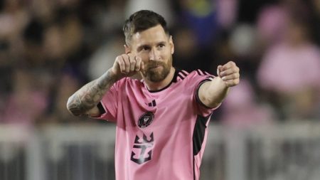 Messi lập hat-trick, Inter Miami có chiến thắng lịch sử GaSrkTDXAAAjMk0 e1729383556426
