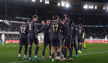 Lập “cơn mưa siêu phẩm”, ĐT Anh trở lại cuộc đua Nations League a2 e1728863449651