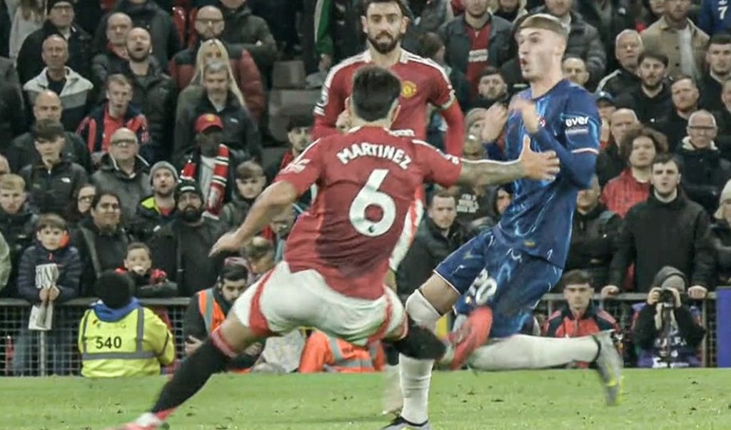 Ngoại hạng Anh công bố lý do Licha thoát thẻ đỏ dù đạp thẳng chân Cole Palmer Gbe9 sSaIAAd Vt e1730678033705