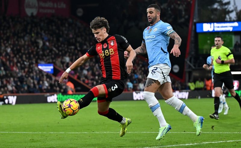 Fan Man City đòi đuổi ngay một ngôi sao sau trận thua sốc GettyImages 2181785007 e1730592085985