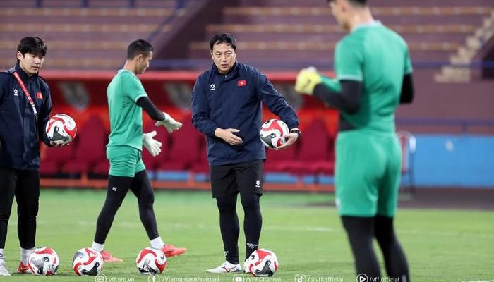 Huyền thoại Hàn Quốc 4 lần dự World Cup chia tay ĐT Việt Nam 2rc6sm0whf1 6edssfex3a2 pr5reoi0xb3 1 e1736947999630