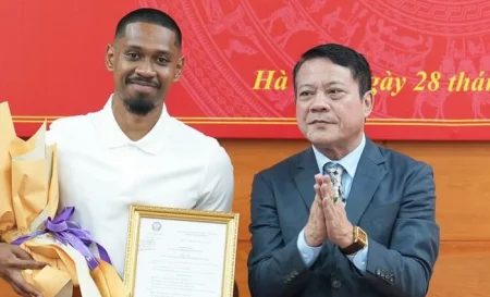 jason quang vinh nhan quoc tich 1743136803697319295972 26 0 740 1364 crop 17431372662311028184309 127 124 690 1198 crop 17431413929001985453167 e1743225634252