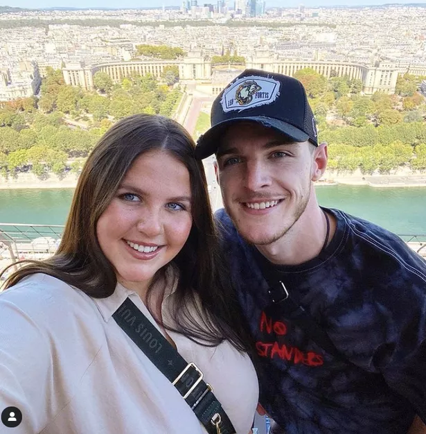 Chuyện tình như mơ của Declan Rice và bạn gái bị chê kém sắc 4 0 Screenshot 2021 07 07 at 091605