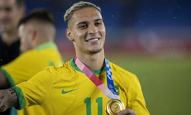 Huyền thoại Brazil nhờ Antony giúp đội nhà tại World Cup 2026 antony
