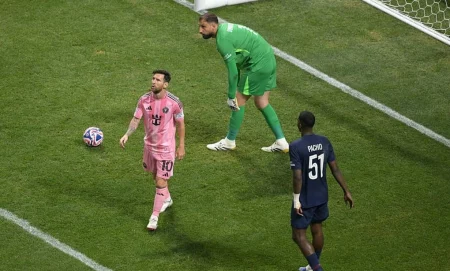 lionel messi bat luc inter miami thua tham psg 1751220233632 e1751239935854
