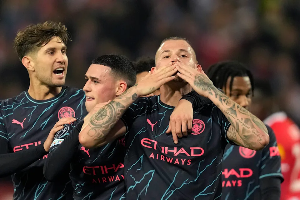 Pep Guardiola gọi trở lại cầu thủ ít ai ngờ để đấu M.U 38ae0460 9a25 11ee 9bff 828c6d6efbb4