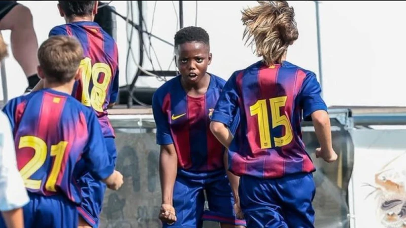 Barca trình làng thần đồng 11 tuổi không thua kém gì Yamal image