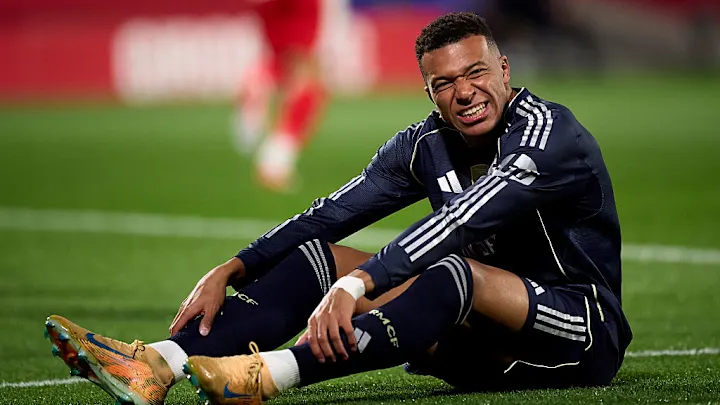 Real Madrid chính thức mất ngôi đầu La Liga 01kbbdcrmvem62e82en5